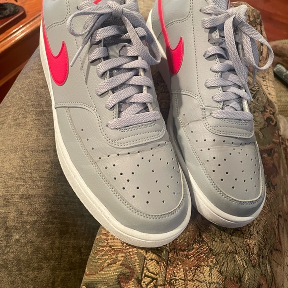 sneakers - Picture 3 of 3